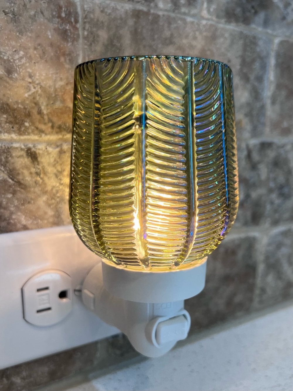 Rare! Scentsy Gatsby Mini Wax Warmer Iridescent Ribbed Glass
